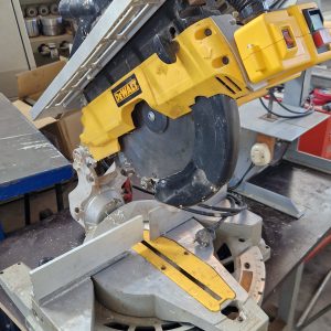 TRONCATRICE DEWALT D27113